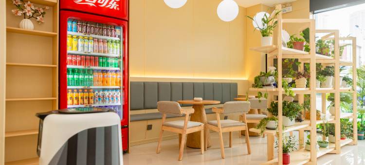 轻享季酒店(光彩大市场火车站店)图片