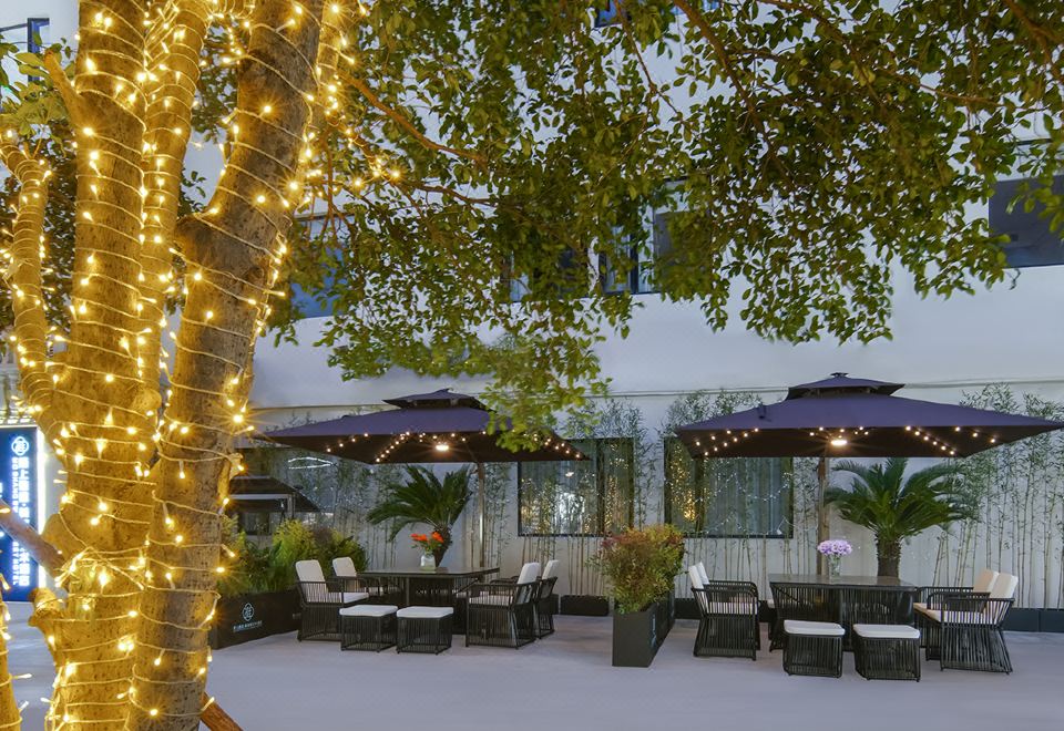 Mo Shang Sweet Sweet Hotel (Shanghai Hongqiao Airport Hongmei Road) Hotel Overview