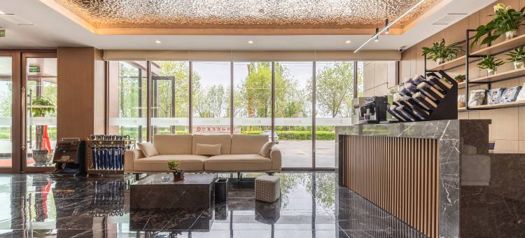 巴里岛国际酒店(精河友好时代高铁南站店)图片