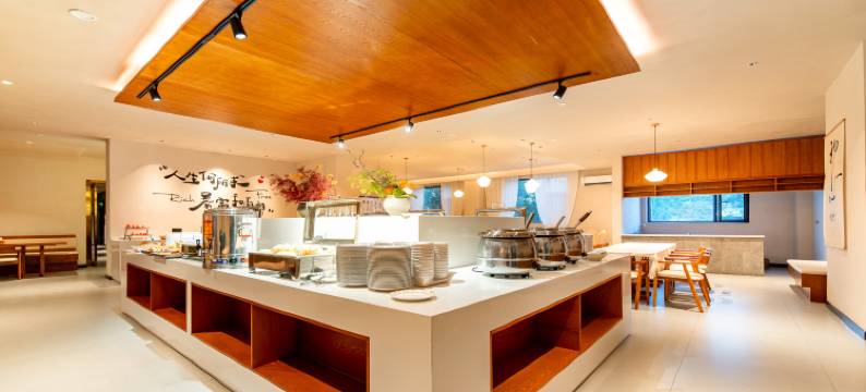 龙庭大酒店(那拉提旅游风景区店)图片