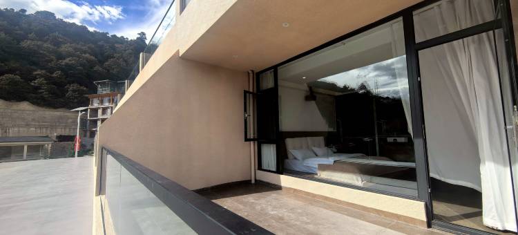 泊旅梅里古树青年民宿(飞来寺梅里雪山景区店)图片