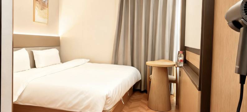 京栖尚品酒店(北京丽泽商务区丰台火车站店)图片