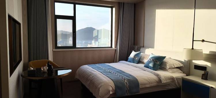 华亭怡佳智享酒店图片