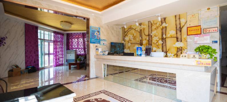 布尔津七彩河假日酒店图片