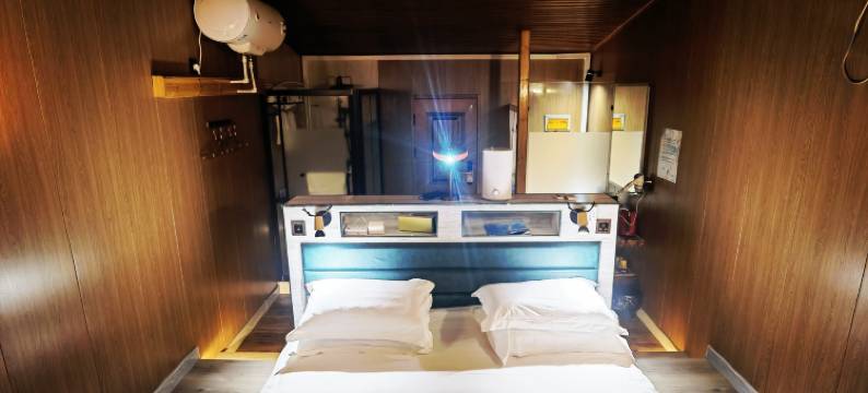 乌兰星宿草原星空客栈(茶卡店)图片