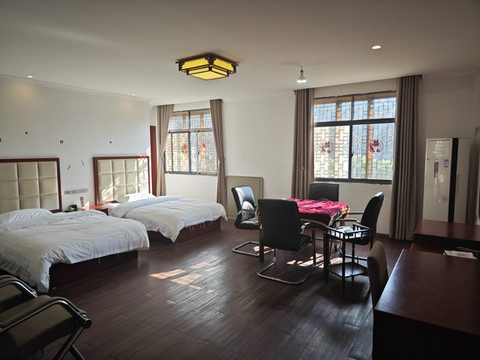 姚家山红色酒店