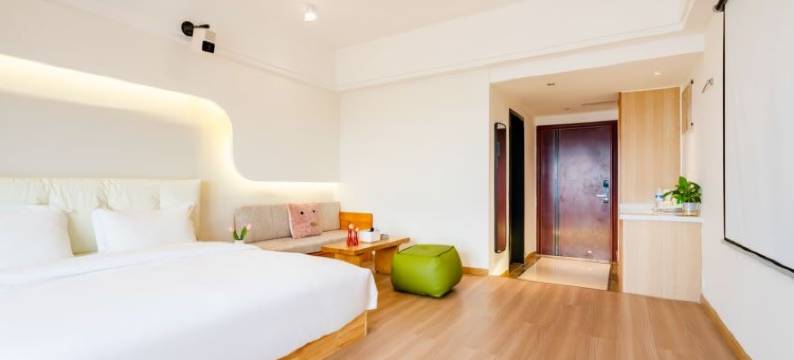 遇见你极简民宿(常州新北万达店)图片