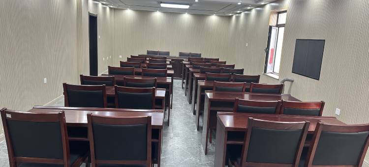 阿鲁科尔沁旗卿云商务酒店图片