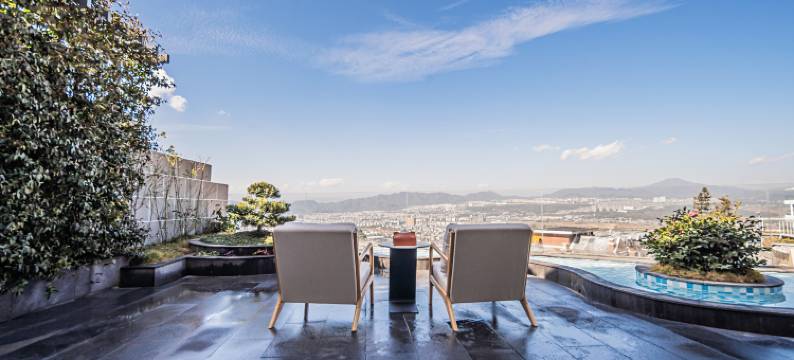 腾冲聆荷渡·泊悦半山温泉酒店图片