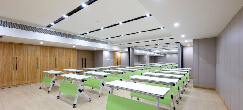 乌鲁木齐国际会展中心吾悦广场亚朵酒店图片