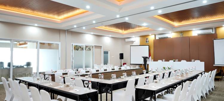 斯拉根前一酒店(Front One Hotel Sragen)图片