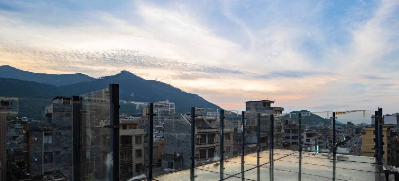 三叶草假日酒店(桂平西山广场店)图片