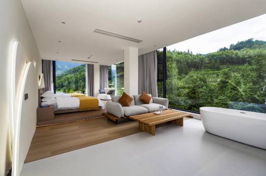 莽山源著·大峡谷畔山居图片