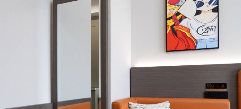 轻逸商旅公寓(西安大唐不夜城理工大曲江校区地铁站店)图片