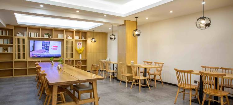 西瓜电竞酒店(上海松江松东路店)图片