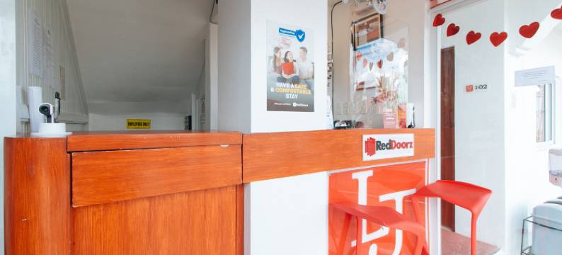 RedDoorz near Mercado del Lago图片