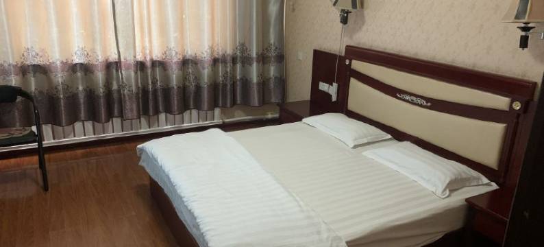 牙克石新映山红旅店图片