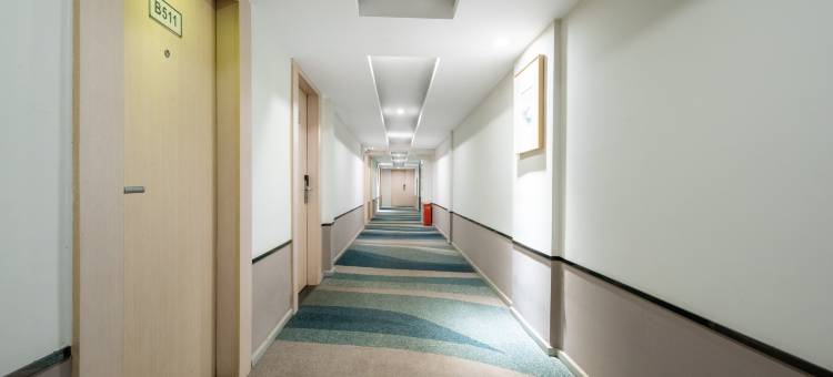 如家睿柏·云酒店(武汉吴家山东吴大道轻轨站店)图片