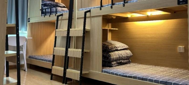 哪吒太空舱民宿(昆明环城南路店)图片