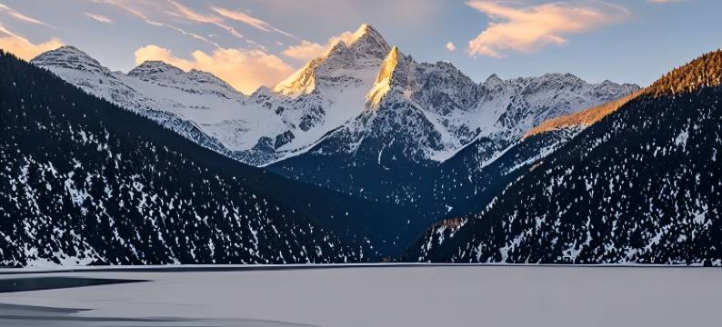 香格里拉隆幸达民宿(独克宗古城月光广场店)图片