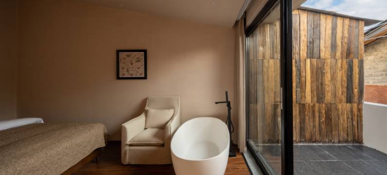 野杜鹃AZALEAS设计师民宿(独克宗古城大佛寺转经筒店)图片