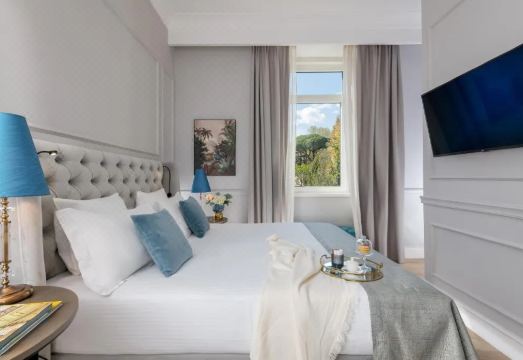 Hotel la Ville Rome Hotel Overview