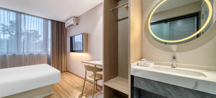 如家睿柏·云酒店(上海场中路地铁站店)图片