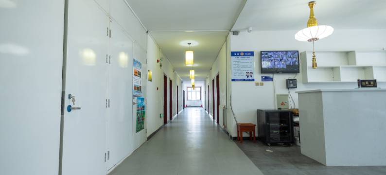 飞玥银晟酒店(乌兰布统草原景区店)图片