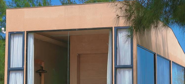 见山礁石悬崖观海民宿(月亮湾店)图片