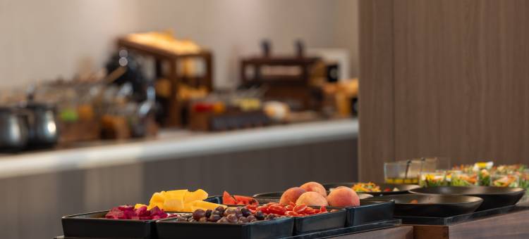 大连星海广场会展中心地铁站亚朵酒店图片