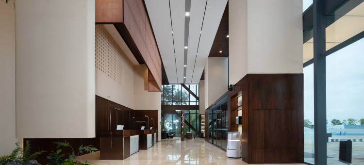 大连高新万达广场星海湾大桥亚朵酒店图片