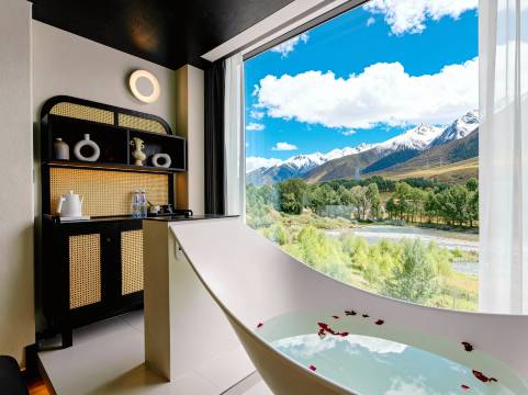 MIYA·弥也·山河Villa私汤度假酒店(康定新都桥店)