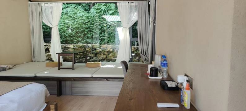 洼居美术馆凹院图片