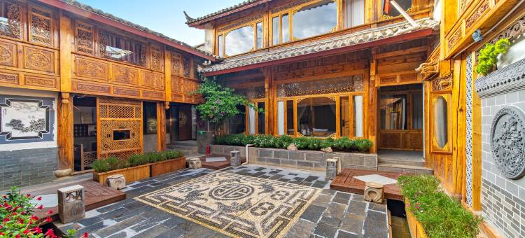 云裳纳美·日照金山观雪山全景美宿(丽江四方街店)图片