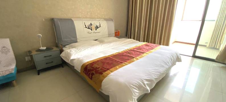 朋克精品酒店(洛阳龙门高铁宝龙广场店)图片