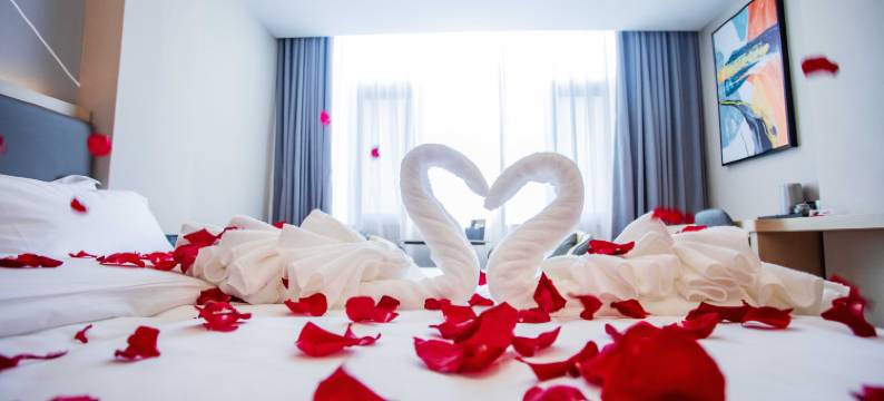 馨悦假日酒店(陆良图腾商业中心春光路店)图片