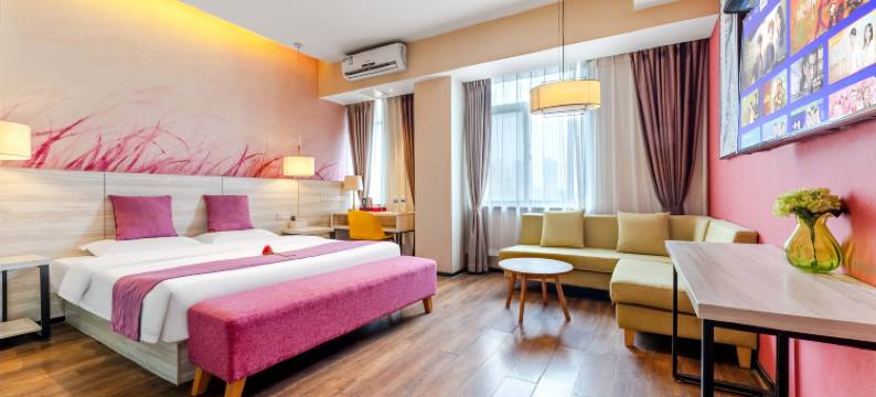 罗兰时尚酒店(郑州万锦城福塔东地铁站店)图片