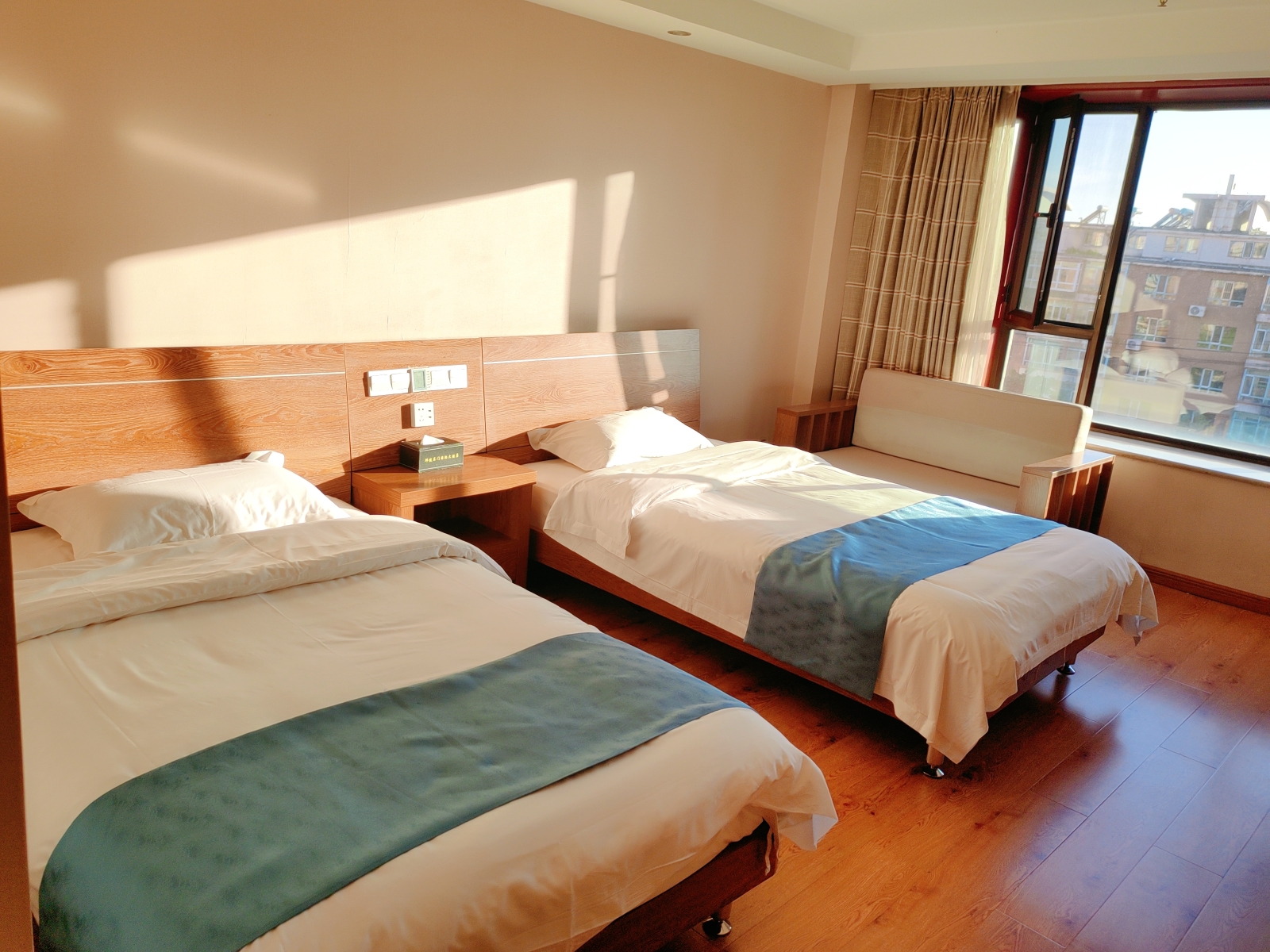 Mingmen Hotel Over view