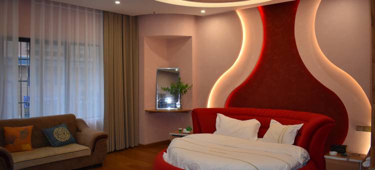 晚高峰主题酒店(册亨县纳福大道店)图片