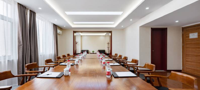 新航大厦(济南山东师范大学泉城广场店)图片