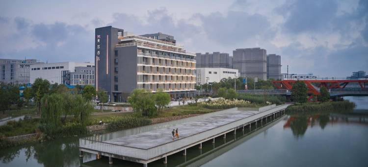 上海临港东方明珠美居酒店图片