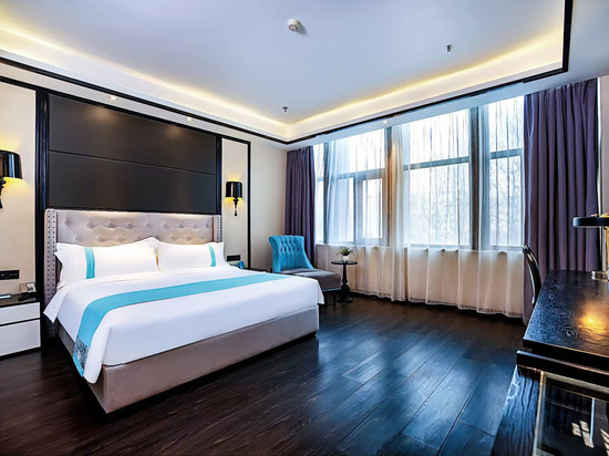 云栖四季酒店((郑州市·中牟县·天泽城易斯顿美术学院店))