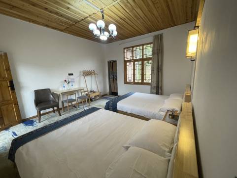 茨竹坝观云海半山云居民宿