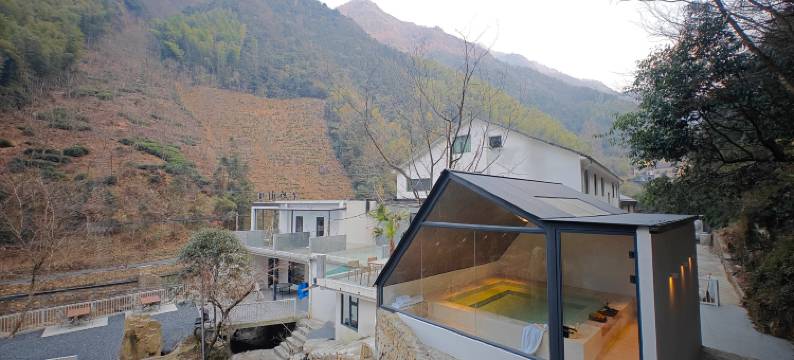 石岭山庄无边泳池山泉民宿(时令SHILING咖啡餐厅浙北大峡谷店)图片