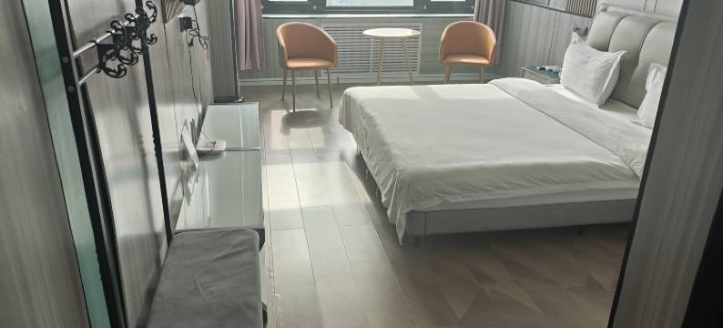 隆辰豪庭商务宾馆图片