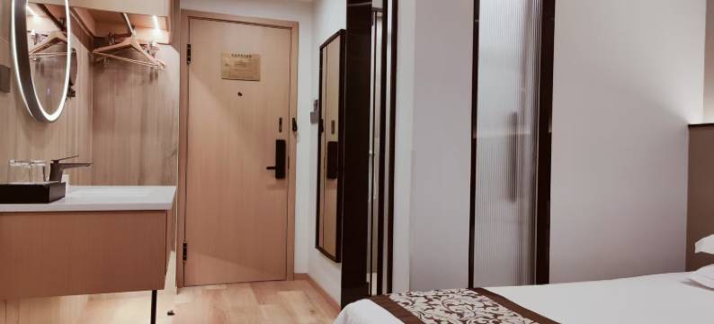 杨建华大酒店(沪南路芳华路地铁站店)图片