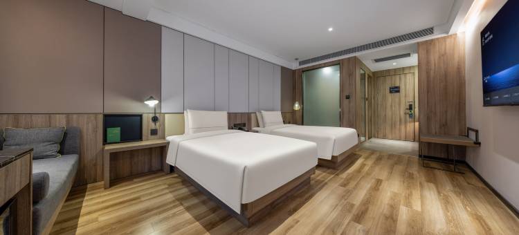 长沙国金中心亚朵酒店图片