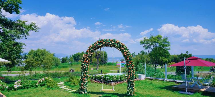 朝日闲云海景美宿(大理洱海龙龛码头观景台店)图片