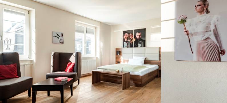 拉赫镇集市广场三王孔斯特酒店(Kunsthotel "Drei König" am Marktplatz Stadt Lörrach)图片