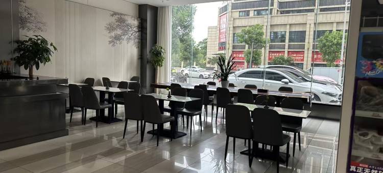 痞痞熊尖锋电竞酒店(湘潭万达广场店)图片